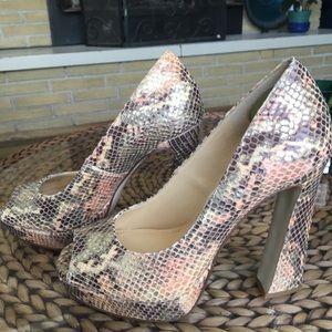 Metallic snake skin heel